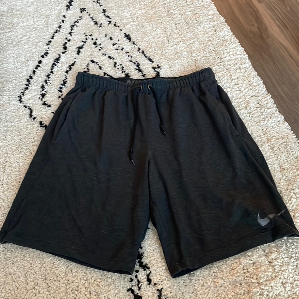 NIKE SHORTS